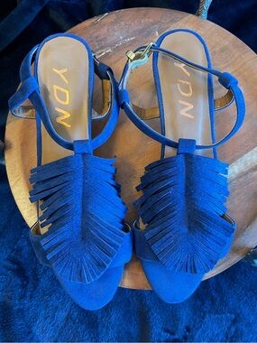 YDN Blue Suede Feather or Tropical Leaf Open Toe Kitten Heel Sandal Women’s Sz 7